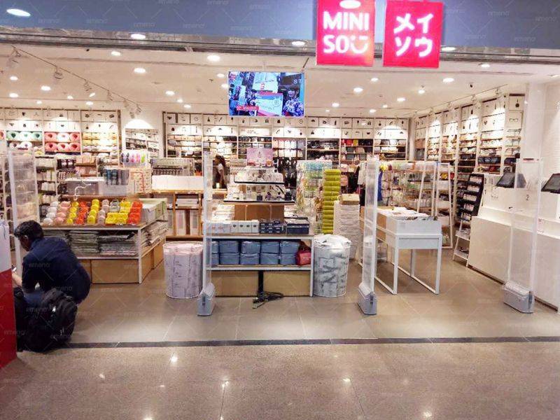 MINISO boutique montuoja CuboM AM7806 apsaugines duris